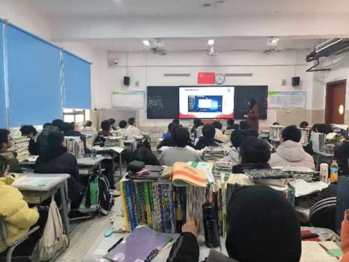 湘潭大学学生返家乡这样干4.jpg 湘潭大学学生返家乡这样干4.jpg